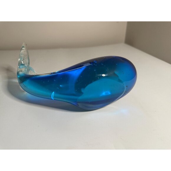 Vintage Blue Glass Whale Paperweight 5" – UV Reactive 365 nm Manganese Glow - Picture 8 of 8